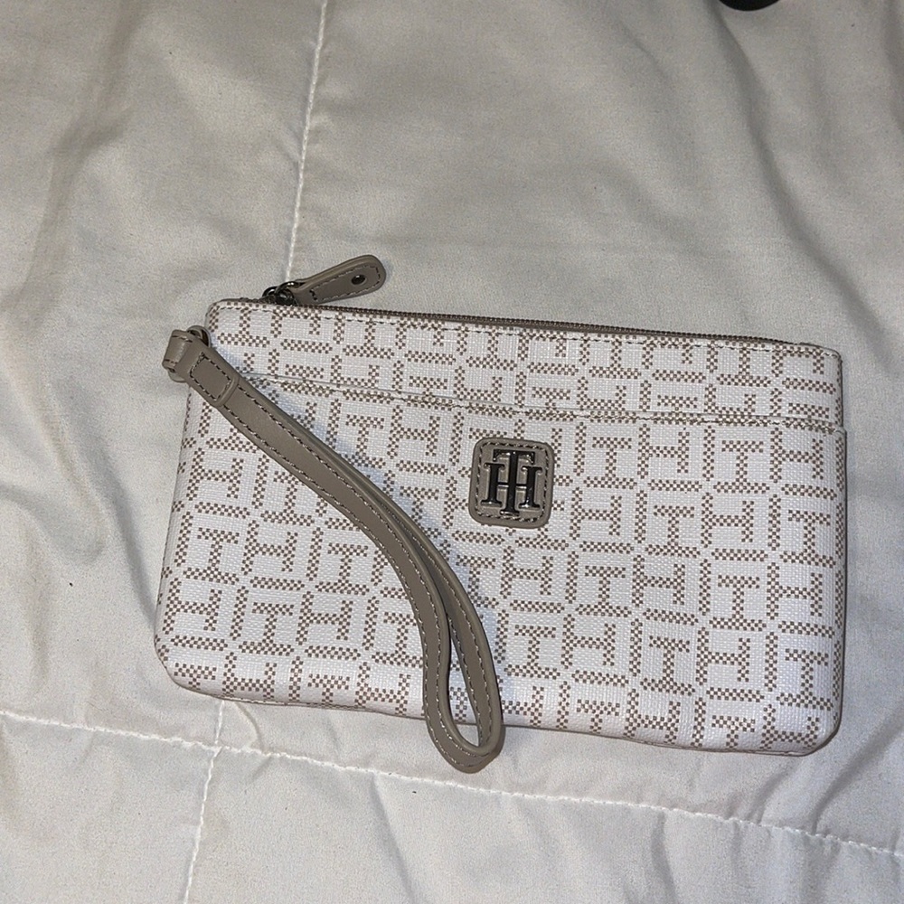 Tommy Hilfiger wristlet